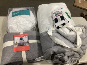 Lot of Bedding Items 