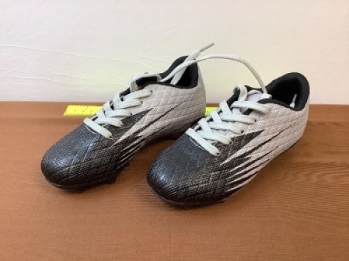 Kids Outdoor/Indoor&nbsp;Soccer Shoes, 11