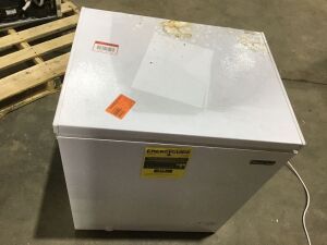 Magic Chef Freezer - Cosmetic Damage, Works