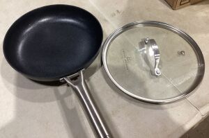 9.5" Non-Stick Frying Pan with Lid