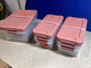 Lot of 6qt & 15qt Latching Storage Containers 