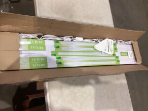 Case of (10) T5 LED Tube Light Bulbs with On/Off Switches