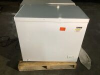 Magic Chef&nbsp;8.7 cu. ft. Manual Defrost Chest Freezer - Missing Handle & Manual, Small Scuffs