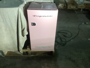 Frigidaire 3.2 cu. ft. Retro Mini Fridge in Coral Pink - Dented