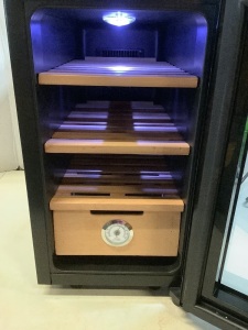Audew Thermoelectric Cigar Cabinet