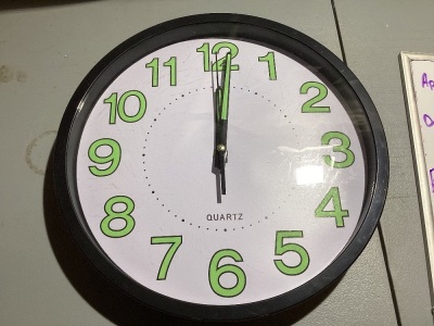 Quartz Wallclock with Glow in the Dark numbers