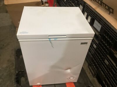 Vissani 5 cu. ft. Chest Freezer - New w/ Cosmetic Damage