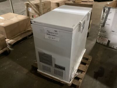 Magic Chef 7.0 cu. ft. Chest Freezer - New w/ Cosmetic Damage