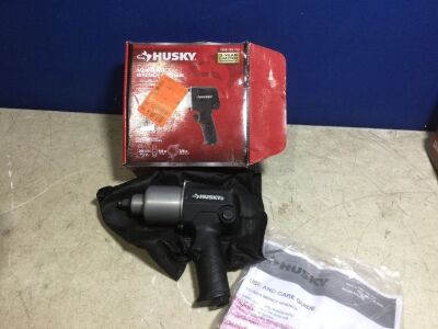 Husky 1/2 in. Impact Wrench 450 ft./lbs.