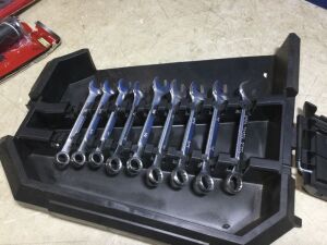 Husky Ratcheting Wrench Set - Missing Half Storage Rack & Wrenches