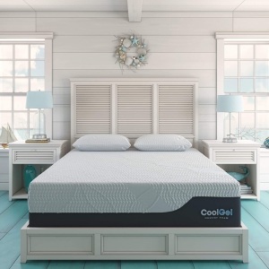 Classic Brands California King Cool Gel Chill Memory Foam 14-Inch Mattress with 2 BONUS Pillows. Appears New