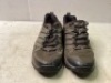Vibram Men's Sneakers Size 10, DIrty