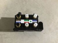 Lot of (4) Air Suspension Valves