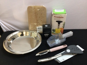 Bundle of Kitchen Items