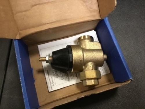 Watts 3/4" Brass Water Pressure Reducing Valve LFN45BM1-U - Appears New