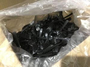 Case of Black Plastic Forks, 800 Ct 