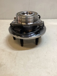 Wheel Hub and Bearing Assembly, Make/Model Unknown