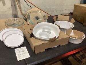 CorningWare French White 12pc Ceramic Bakeware Set with Lids - Missing 2 Bowls