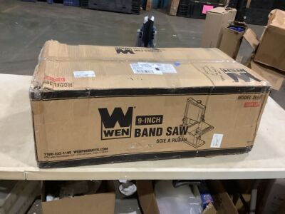 9 in. 2.5 Amp Benchtop Band Sawm - Unknown if Complete