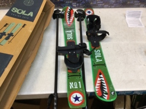 Sola Kid's Beginner Snow Skis with Bindings & Poles, Age 2-4 - E-Comm Return, Appear New