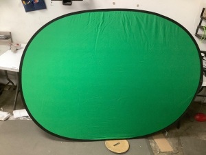 Reversible Green/Blue Screen