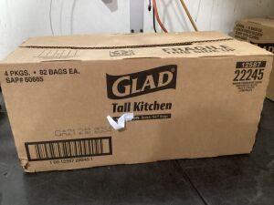 Case of (4) Glad Tall Kitchen Quick-Tie Bags 13 Gal